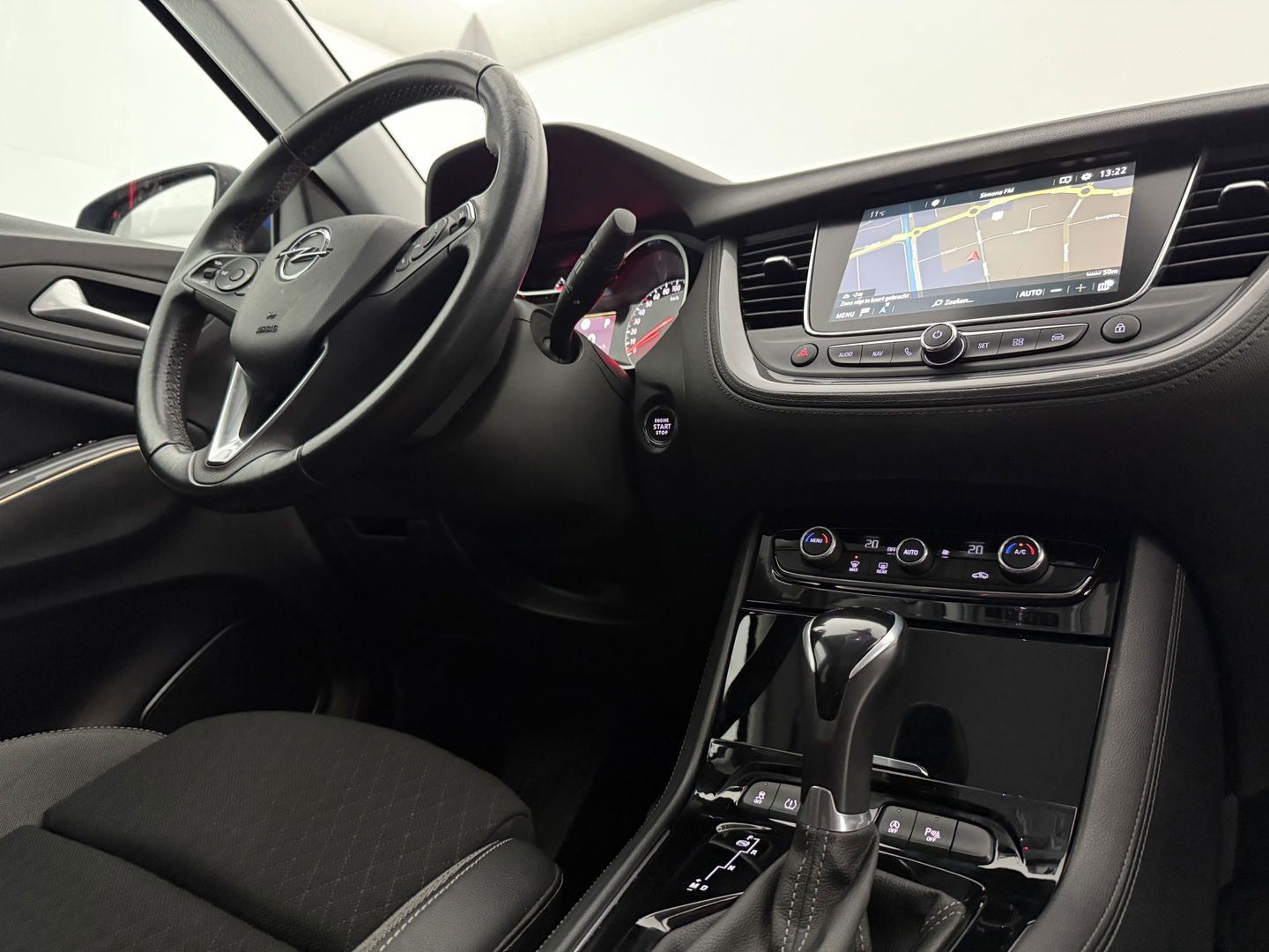 Opel Grandland X 1.2 Turbo Business Executive | Camera | Carplay | Trekh. | Cruise | Navi | Keyless | Dodehoek | NAP