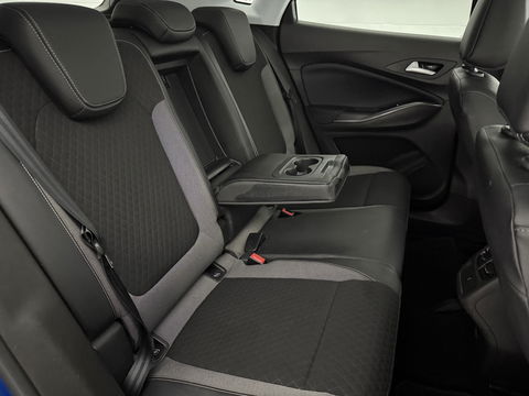 Opel Grandland X 1.2 Turbo Business Executive | Camera | Carplay | Trekh. | Cruise | Navi | Keyless | Dodehoek | NAP