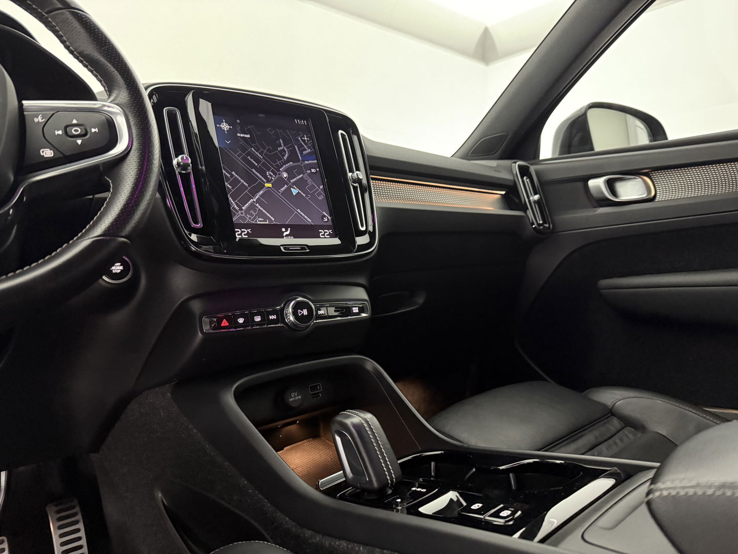 Volvo XC40 1.5 T2 R-Design | Virtual | Camera | Sfeer | Adap. Cruise | Carplay | Keyless | NAP