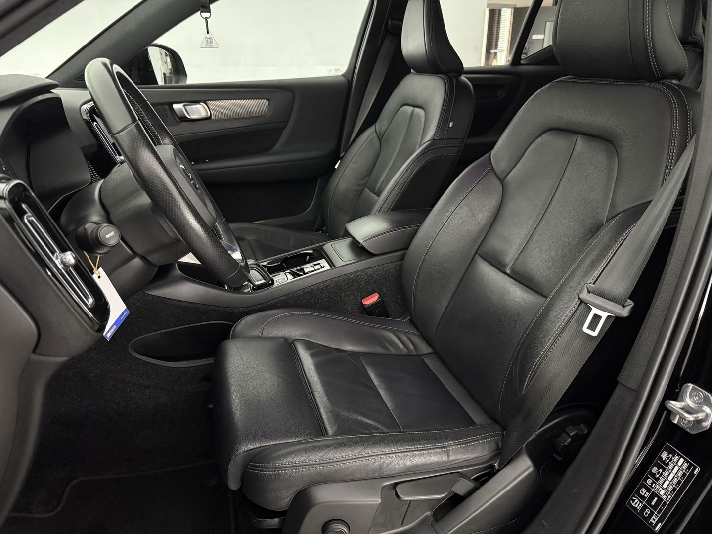 Volvo XC40 1.5 T2 R-Design | Virtual | Camera | Sfeer | Adap. Cruise | Carplay | Keyless | NAP