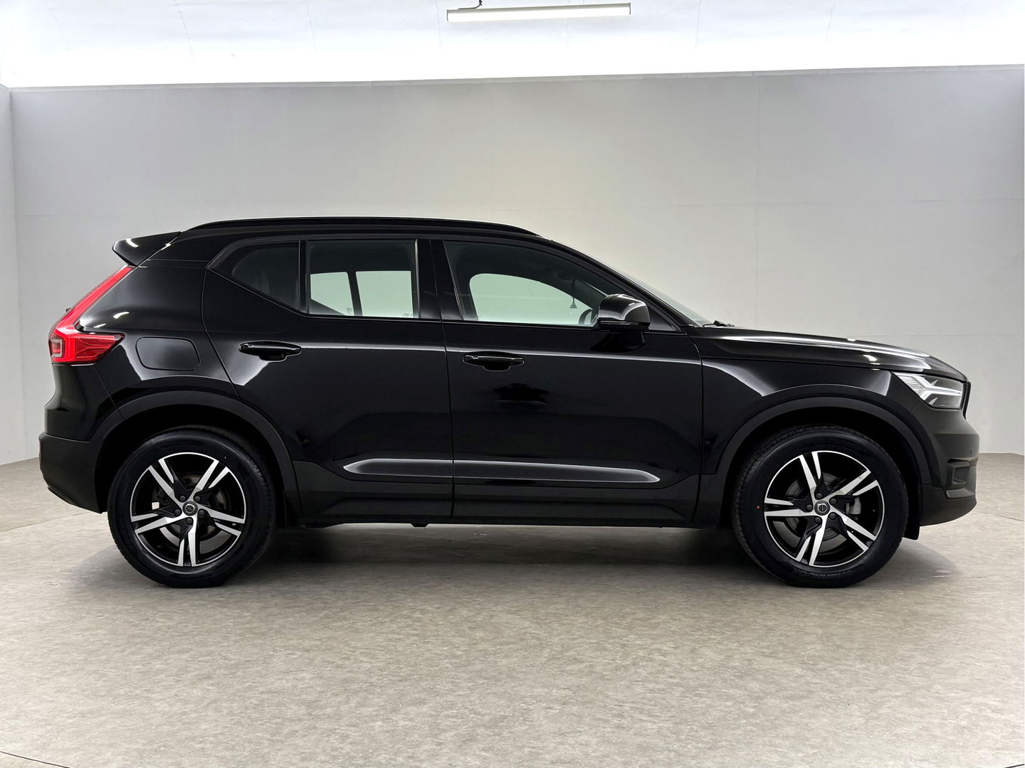 Volvo XC40 1.5 T2 R-Design | Virtual | Camera | Sfeer | Adap. Cruise | Carplay | Keyless | NAP