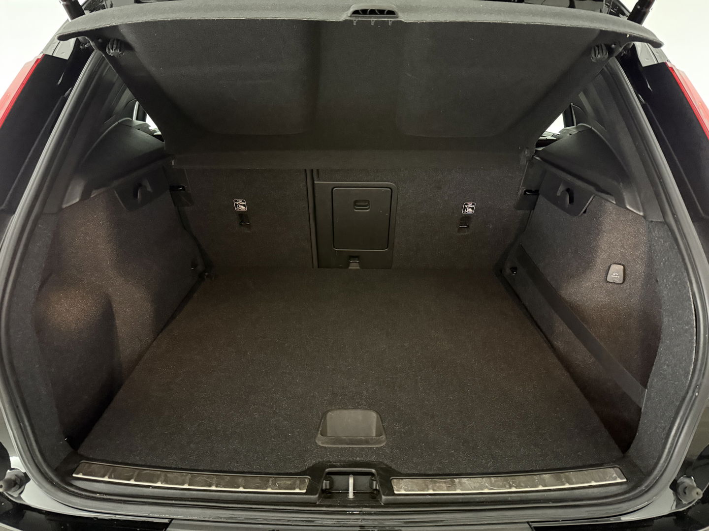 Volvo XC40 1.5 T2 R-Design | Virtual | Camera | Sfeer | Adap. Cruise | Carplay | Keyless | NAP