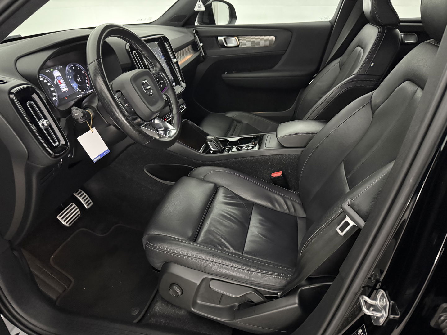 Volvo XC40 1.5 T2 R-Design | Virtual | Camera | Sfeer | Adap. Cruise | Carplay | Keyless | NAP