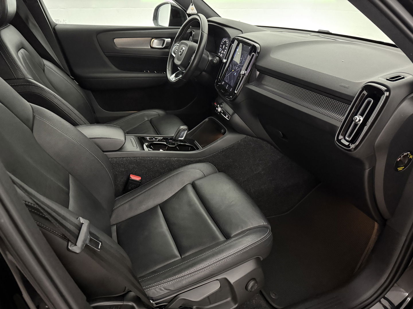 Volvo XC40 1.5 T2 R-Design | Virtual | Camera | Sfeer | Adap. Cruise | Carplay | Keyless | NAP