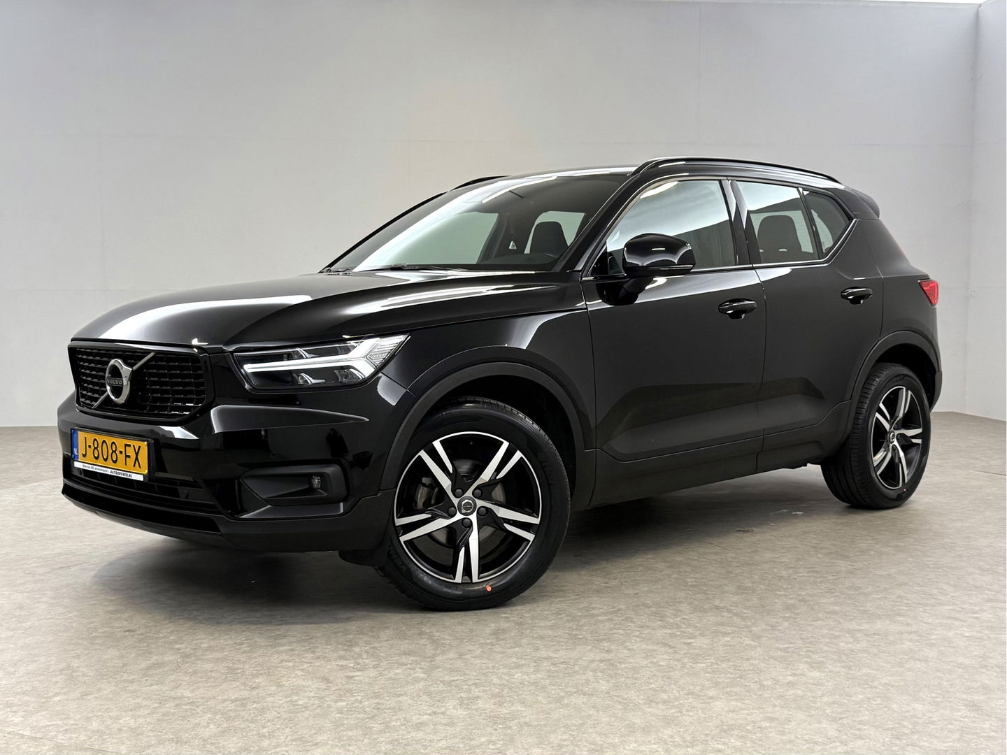 Volvo XC40 1.5 T2 R-Design | Virtual | Camera | Sfeer | Adap. Cruise | Carplay | Keyless | NAP