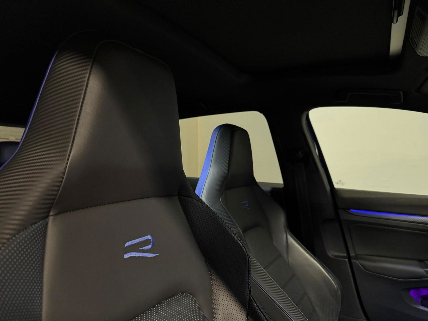 Volkswagen Golf 2.0 TSI R 4Motion PANO HUD AKRA'