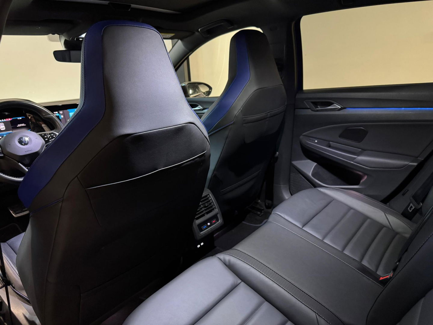 Volkswagen Golf 2.0 TSI R 4Motion PANO HUD AKRA'