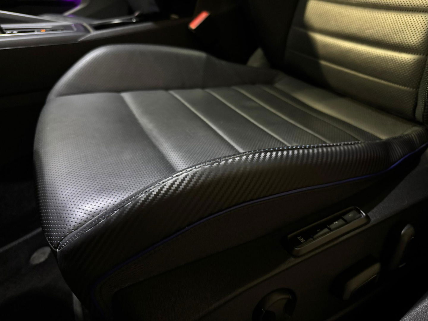 Volkswagen Golf 2.0 TSI R 4Motion PANO HUD AKRA'