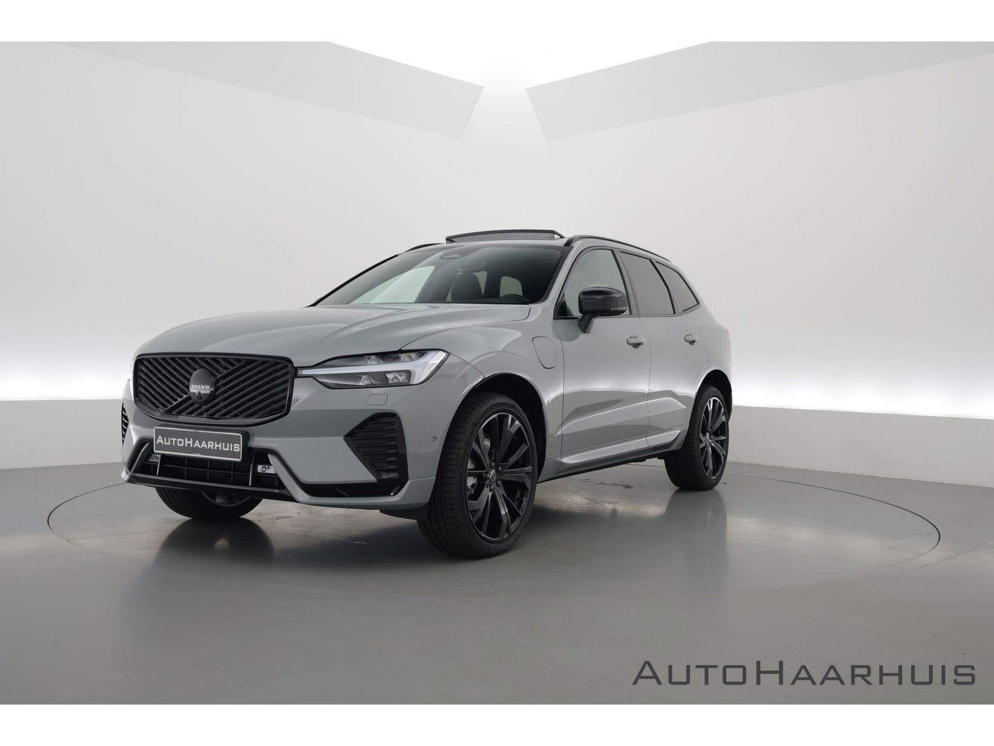 Volvo XC60 T8 Plug-in hybrid Ultra Black Edition | Facelift | Pano | HUD | Harman Kardon | Memory Seats | Pilot Assist | 360cam