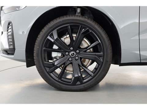 Volvo XC60 T8 Plug-in hybrid Ultra Black Edition | Facelift | Pano | HUD | Harman Kardon | Memory Seats | Pilot Assist | 360cam