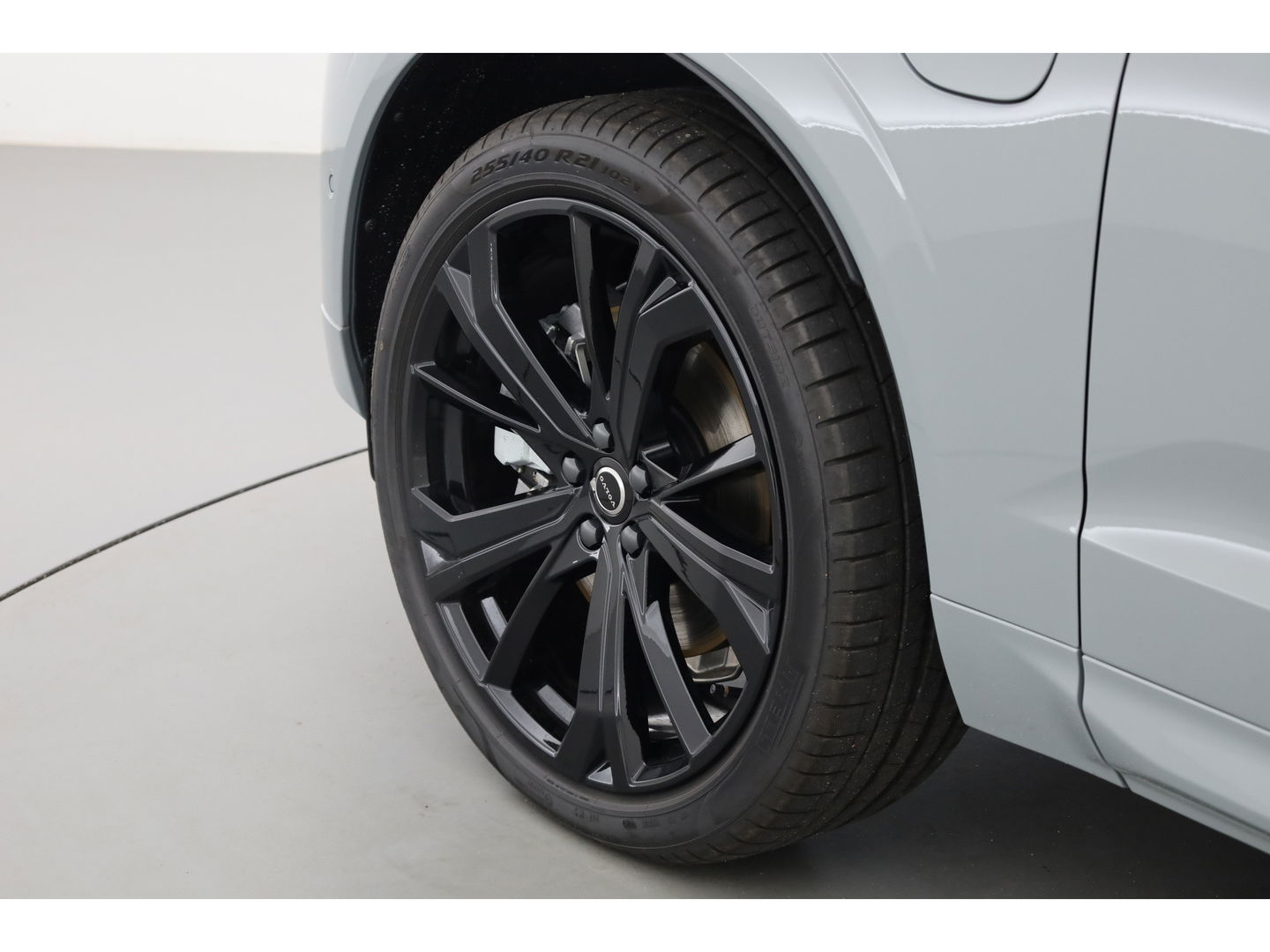 Volvo XC60 T8 Plug-in hybrid Ultra Black Edition | Facelift | Pano | HUD | Harman Kardon | Memory Seats | Pilot Assist | 360cam