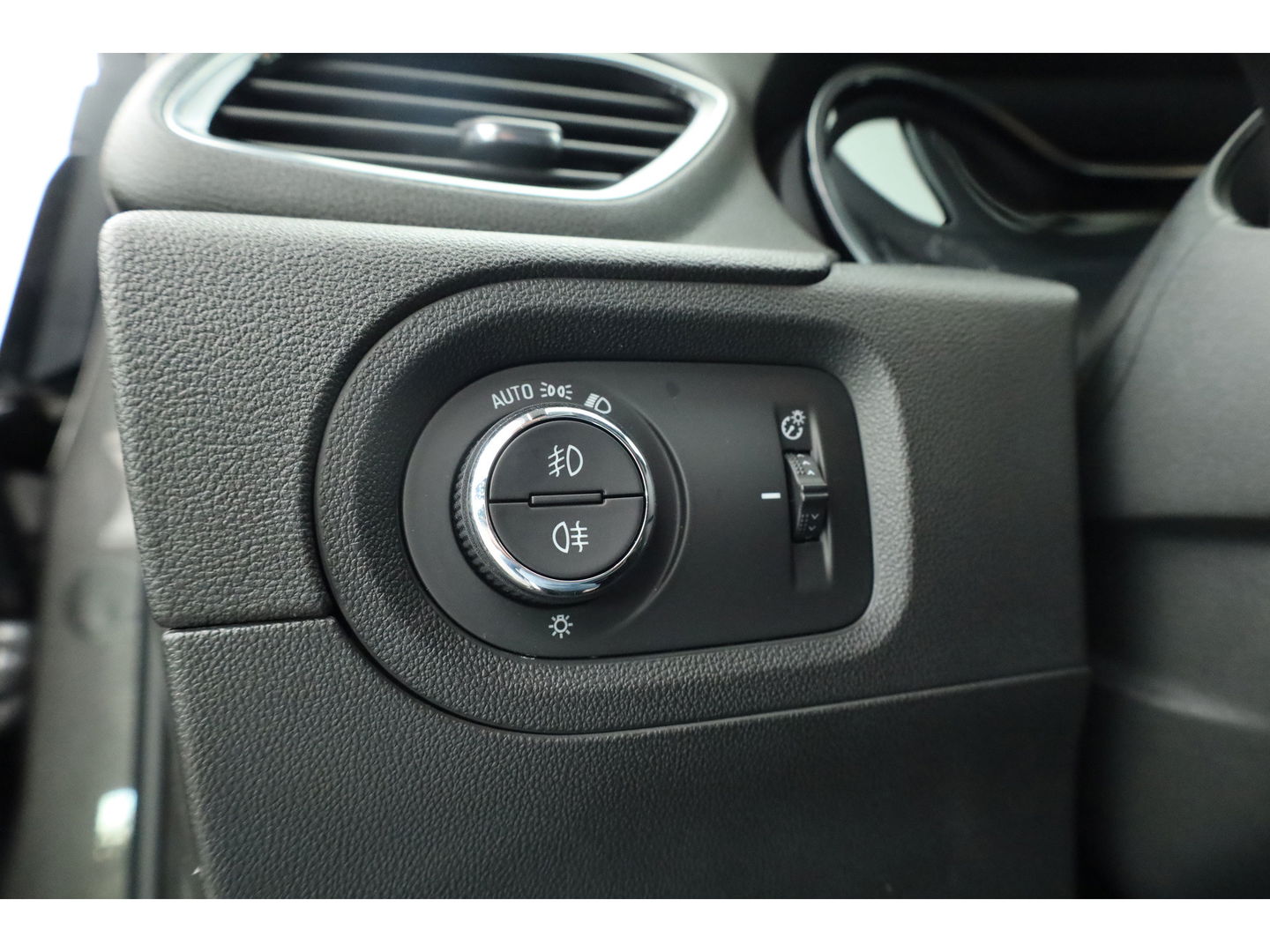 Opel Grandland X 1.2 Turbo Innovation | Leder | Stoel- Stuurverw. | Afn. Trekhaak | Camera | LED | Memory seat