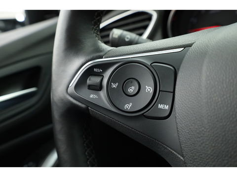 Opel Grandland X 1.2 Turbo Innovation | Leder | Stoel- Stuurverw. | Afn. Trekhaak | Camera | LED | Memory seat