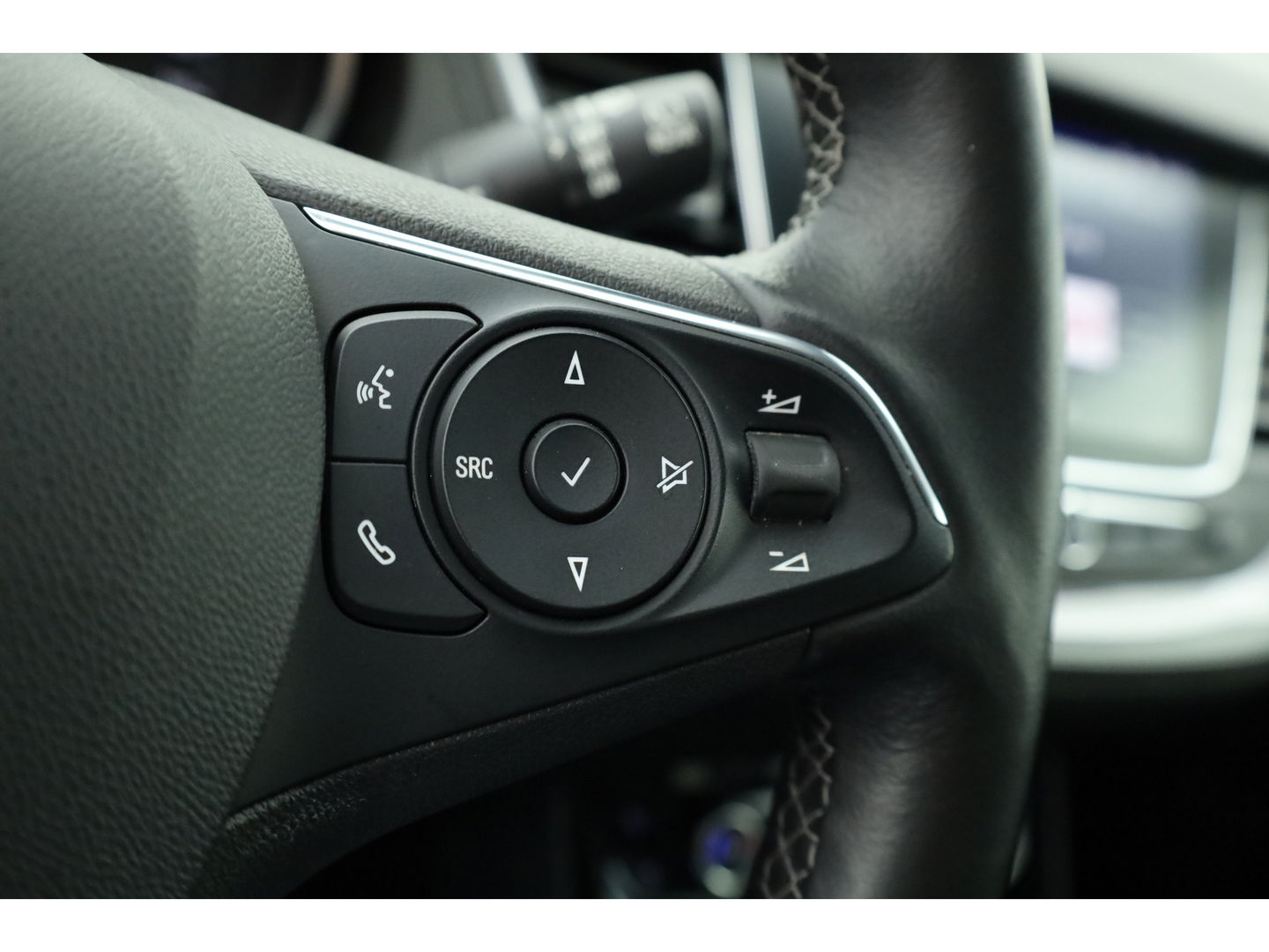 Opel Grandland X 1.2 Turbo Innovation | Leder | Stoel- Stuurverw. | Afn. Trekhaak | Camera | LED | Memory seat