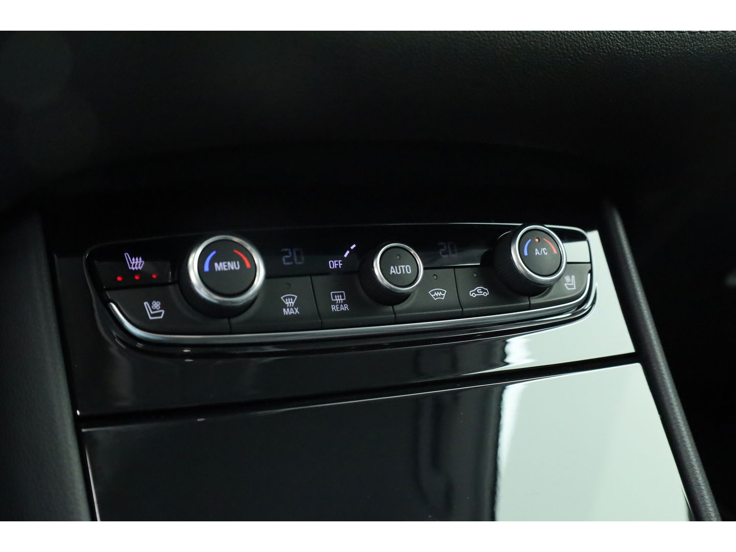 Opel Grandland X 1.2 Turbo Innovation | Leder | Stoel- Stuurverw. | Afn. Trekhaak | Camera | LED | Memory seat