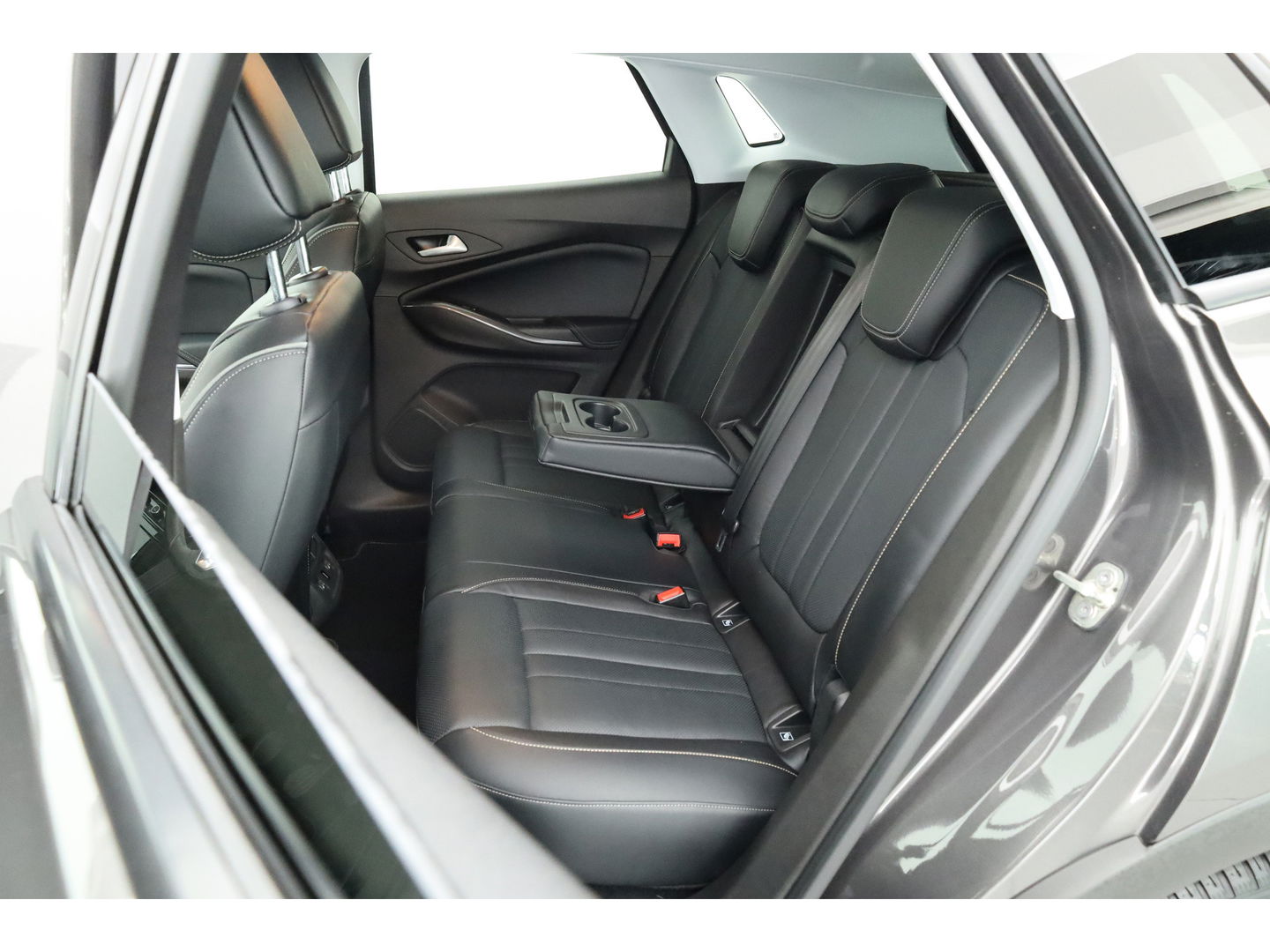 Opel Grandland X 1.2 Turbo Innovation | Leder | Stoel- Stuurverw. | Afn. Trekhaak | Camera | LED | Memory seat