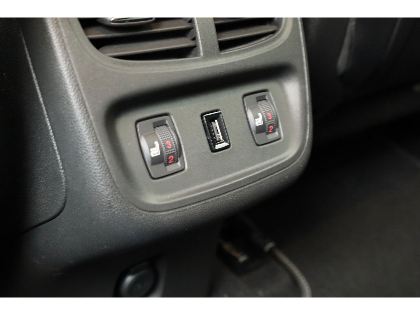 Opel Grandland X 1.2 Turbo Innovation | Leder | Stoel- Stuurverw. | Afn. Trekhaak | Camera | LED | Memory seat