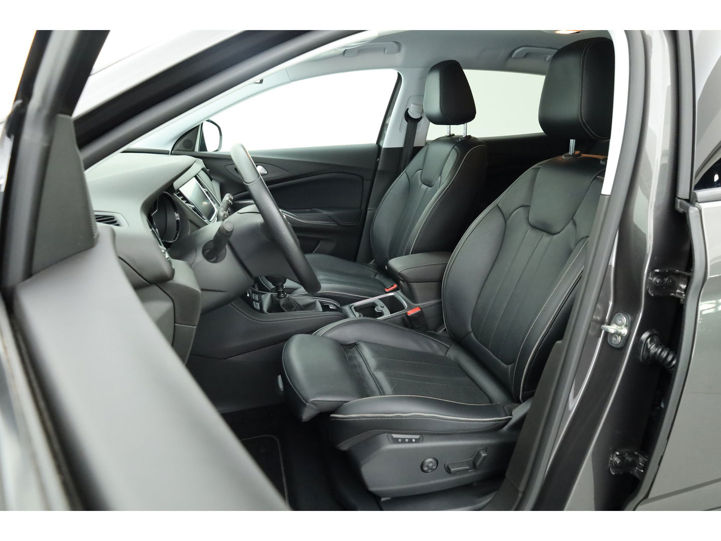Opel Grandland X 1.2 Turbo Innovation | Leder | Stoel- Stuurverw. | Afn. Trekhaak | Camera | LED | Memory seat