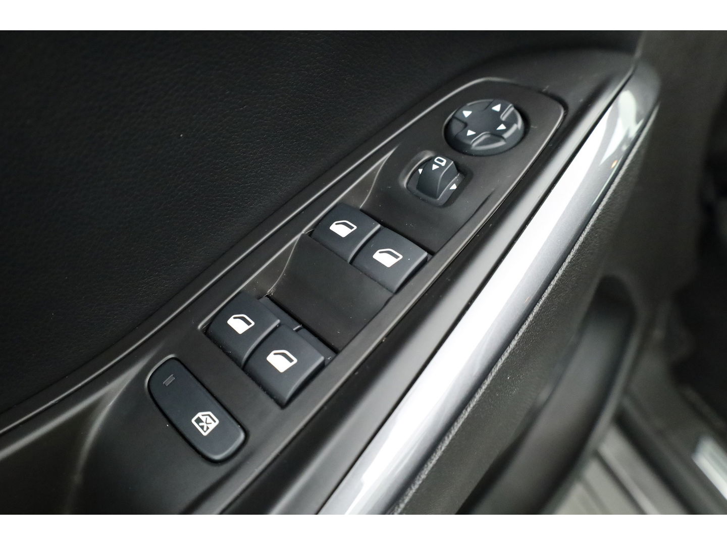 Opel Grandland X 1.2 Turbo Innovation | Leder | Stoel- Stuurverw. | Afn. Trekhaak | Camera | LED | Memory seat