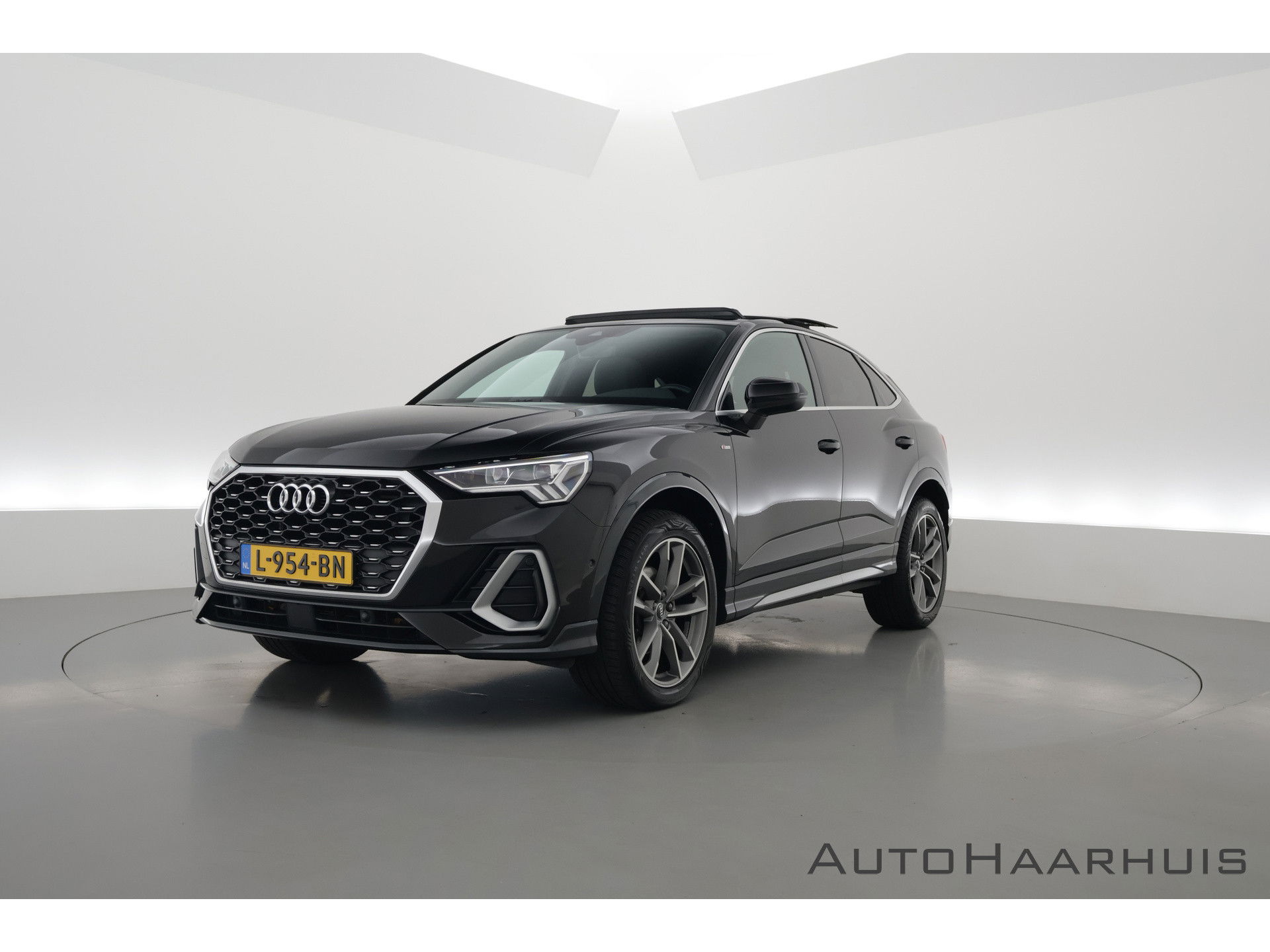 Audi Q3 Sportback 35 TFSI S Line | Pano | Bang & Olufsen | Camera | Adapt. Cruise | Elek. Trekhaak | Keyless | Stoelverw.