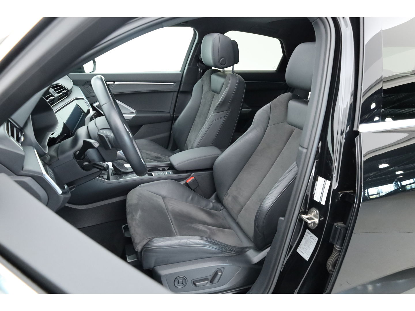 Audi Q3 Sportback 35 TFSI S Line | Pano | Bang & Olufsen | Camera | Adapt. Cruise | Elek. Trekhaak | Keyless | Stoelverw.