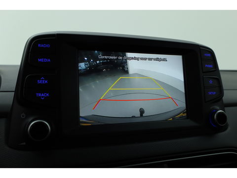 Hyundai KONA 1.0 T-GDI Comfort | Cruise Contr. | Camera | Trekhaak | CarPlay | All seasons | Clima