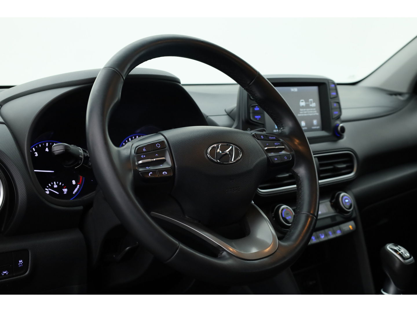 Hyundai KONA 1.0 T-GDI Comfort | Cruise Contr. | Camera | Trekhaak | CarPlay | All seasons | Clima