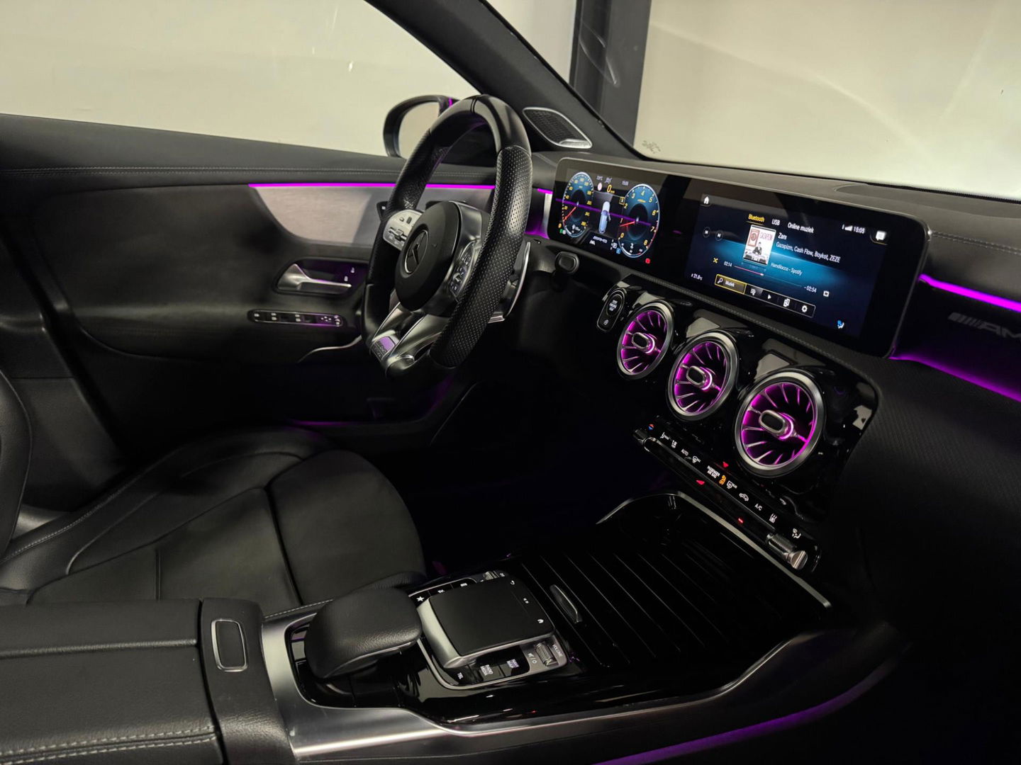 Mercedes-Benz A-Klasse AMG 35 4MATIC Edition 1 PANO KEYLESS