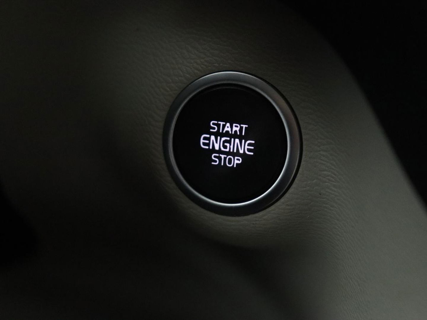 Volvo XC40 2.0 T4 Inscription | Panoramadak | Leder | Adaptive cruise | Trekhaak | Stoelverwarming | 360 Camera | Keyless | Navigatie | Full LED