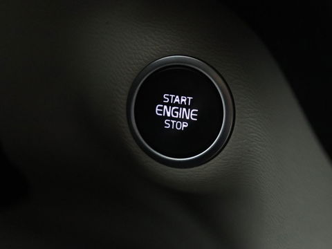 Volvo XC40 2.0 T4 Inscription | Panoramadak | Leder | Adaptive cruise | Trekhaak | Stoelverwarming | 360 Camera | Keyless | Navigatie | Full LED