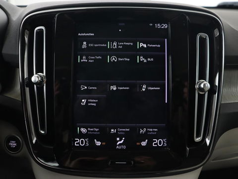 Volvo XC40 2.0 T4 Inscription | Panoramadak | Leder | Adaptive cruise | Trekhaak | Stoelverwarming | 360 Camera | Keyless | Navigatie | Full LED