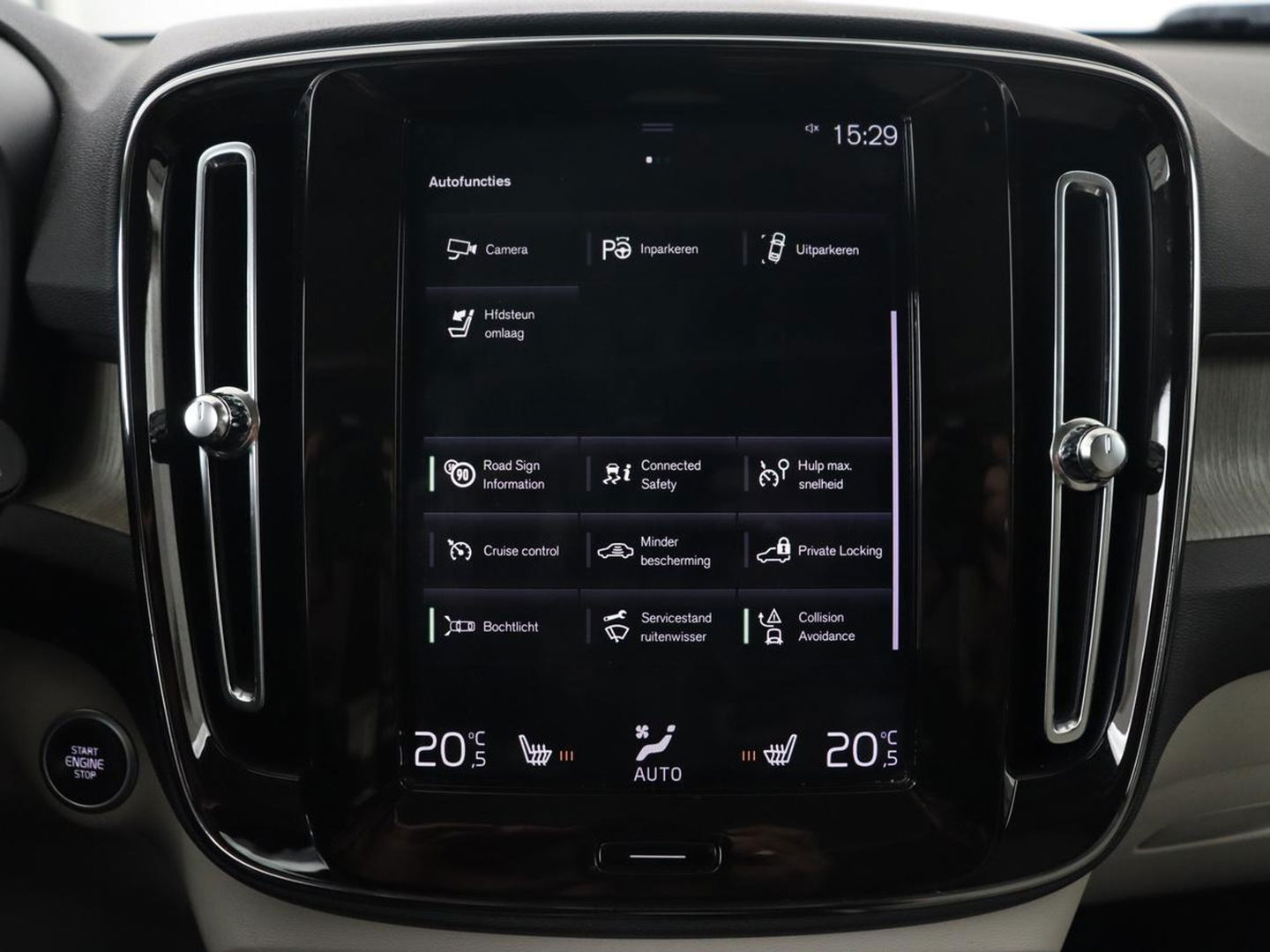 Volvo XC40 2.0 T4 Inscription | Panoramadak | Leder | Adaptive cruise | Trekhaak | Stoelverwarming | 360 Camera | Keyless | Navigatie | Full LED