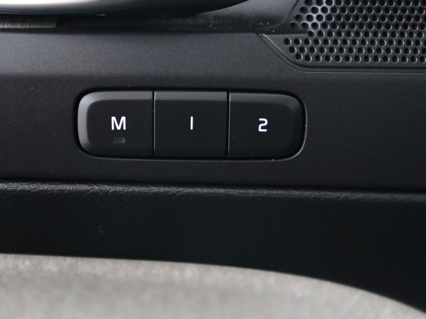 Volvo XC40 2.0 T4 Inscription | Panoramadak | Leder | Adaptive cruise | Trekhaak | Stoelverwarming | 360 Camera | Keyless | Navigatie | Full LED