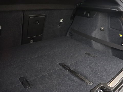 Volvo XC40 2.0 T4 Inscription | Panoramadak | Leder | Adaptive cruise | Trekhaak | Stoelverwarming | 360 Camera | Keyless | Navigatie | Full LED