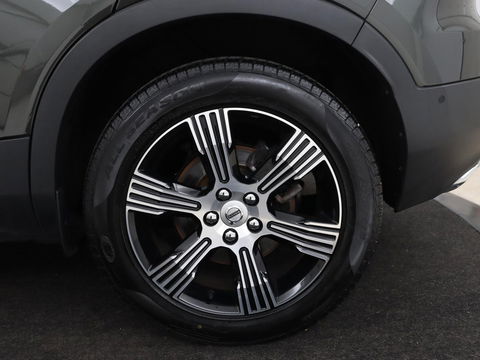Volvo XC40 2.0 T4 Inscription | Panoramadak | Leder | Adaptive cruise | Trekhaak | Stoelverwarming | 360 Camera | Keyless | Navigatie | Full LED