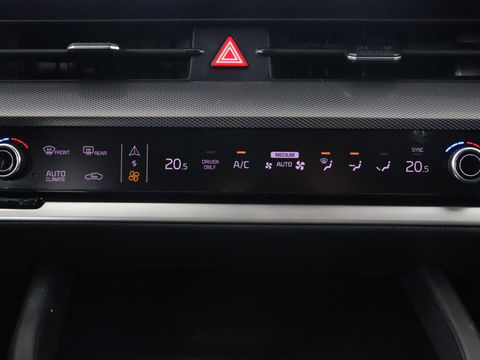 Kia Sportage 1.6 T-GDI Plug-in Hybrid AWD DynamicPlusLine | Stoel & stuurverwarming | Half leder | Camera | Carplay | Adaptive cruise | 19'' | Navigatie | Achterbankverwarming | PHEV