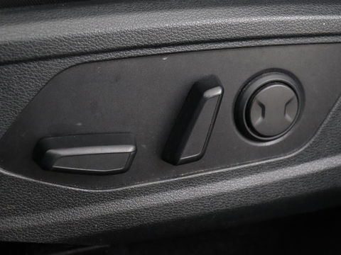 Kia Sportage 1.6 T-GDI Plug-in Hybrid AWD DynamicPlusLine | Stoel & stuurverwarming | Half leder | Camera | Carplay | Adaptive cruise | 19'' | Navigatie | Achterbankverwarming | PHEV