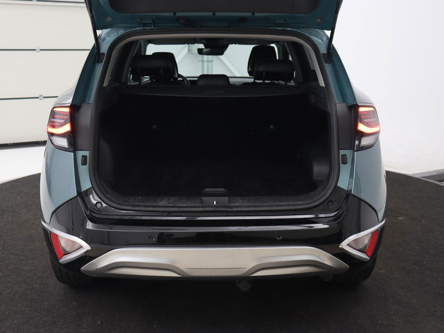 Kia Sportage 1.6 T-GDI Plug-in Hybrid AWD DynamicPlusLine | Stoel & stuurverwarming | Half leder | Camera | Carplay | Adaptive cruise | 19'' | Navigatie | Achterbankverwarming | PHEV