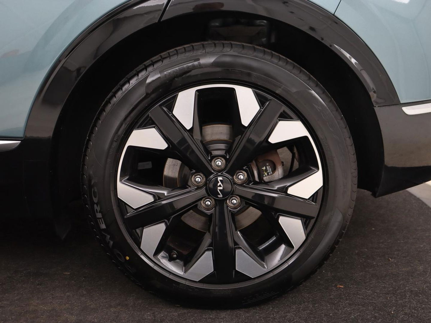 Kia Sportage 1.6 T-GDI Plug-in Hybrid AWD DynamicPlusLine | Stoel & stuurverwarming | Half leder | Camera | Carplay | Adaptive cruise | 19'' | Navigatie | Achterbankverwarming | PHEV