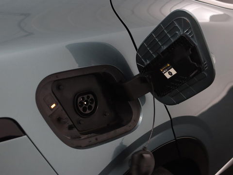 Kia Sportage 1.6 T-GDI Plug-in Hybrid AWD DynamicPlusLine | Stoel & stuurverwarming | Half leder | Camera | Carplay | Adaptive cruise | 19'' | Navigatie | Achterbankverwarming | PHEV