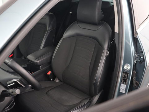 Kia Sportage 1.6 T-GDI Plug-in Hybrid AWD DynamicPlusLine | Stoel & stuurverwarming | Half leder | Camera | Carplay | Adaptive cruise | 19'' | Navigatie | Achterbankverwarming | PHEV