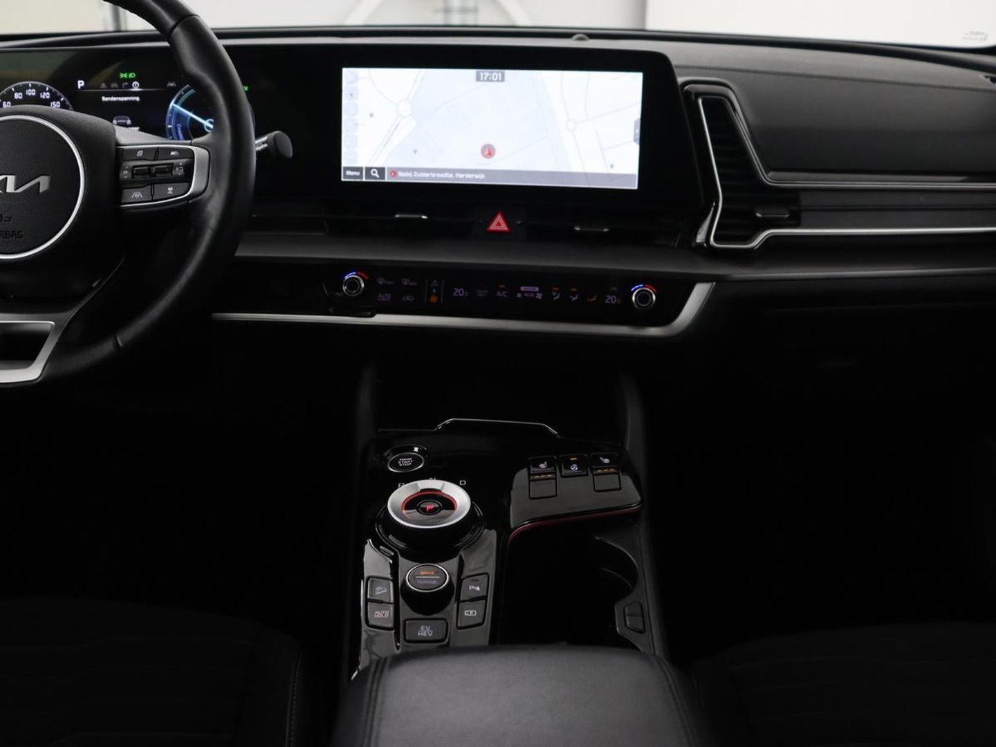 Kia Sportage 1.6 T-GDI Plug-in Hybrid AWD DynamicPlusLine | Stoel & stuurverwarming | Half leder | Camera | Carplay | Adaptive cruise | 19'' | Navigatie | Achterbankverwarming | PHEV