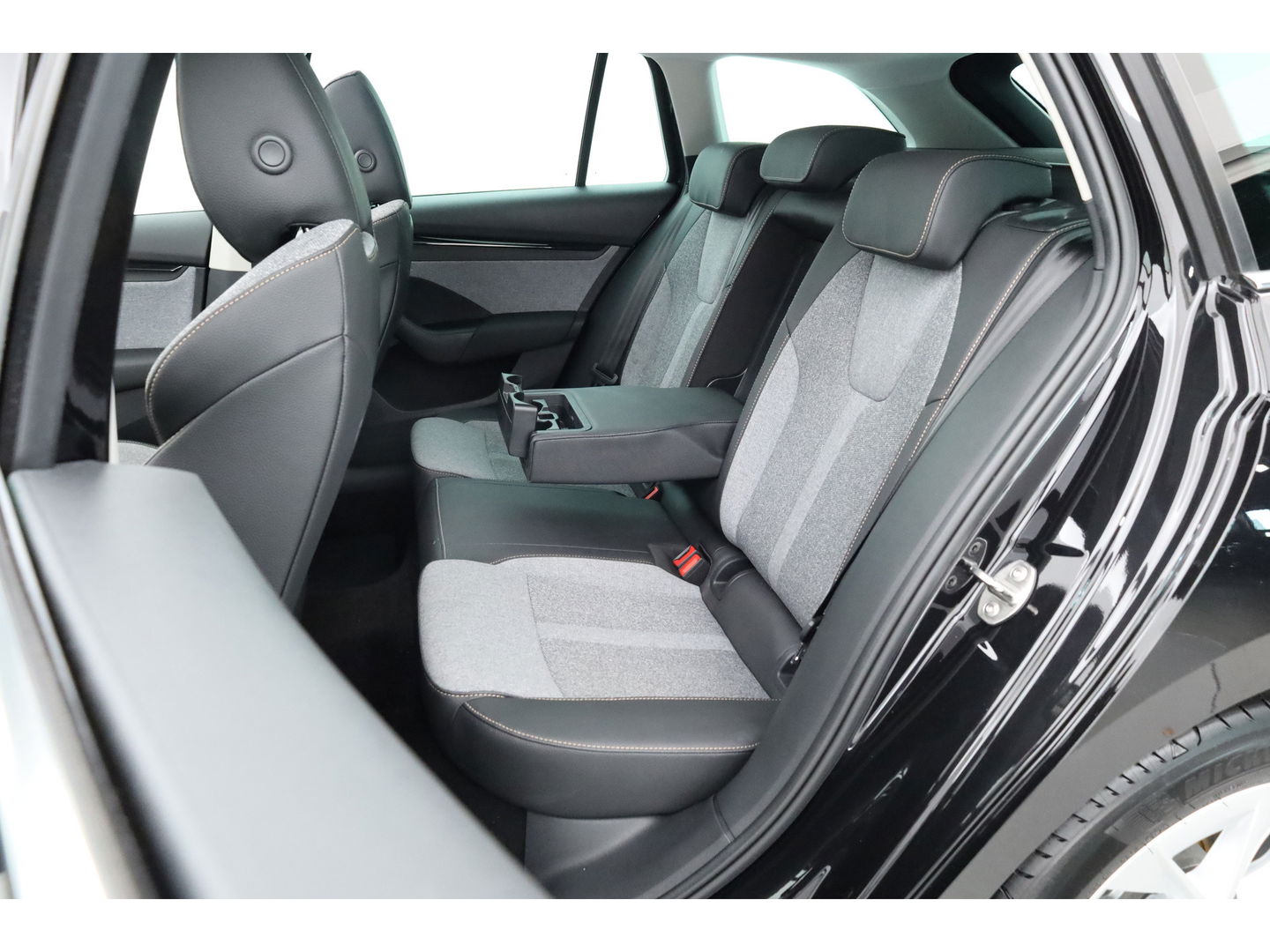 Škoda Octavia Combi 1.5 TSI MHEV Business Edition | Pano | Camera | Apple CarPlay | Stoel- Stuurverw. | Keyless |