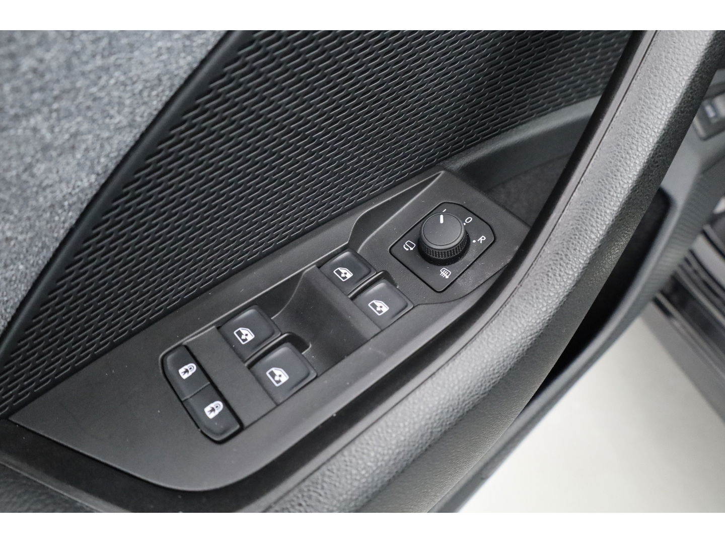 Škoda Octavia Combi 1.5 TSI MHEV Business Edition | Pano | Camera | Apple CarPlay | Stoel- Stuurverw. | Keyless |