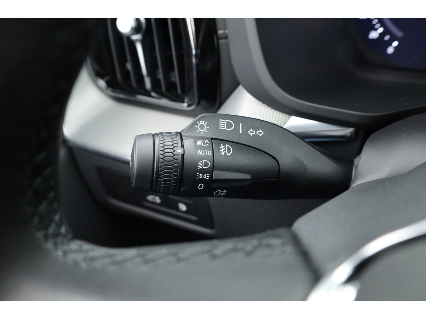 Volvo XC60 T6 Plug-in hybrid Ultra Black Edition | Facelift | Pano | HUD | 360cam | Harman Kardon | Memory seats | Pilot Assist |