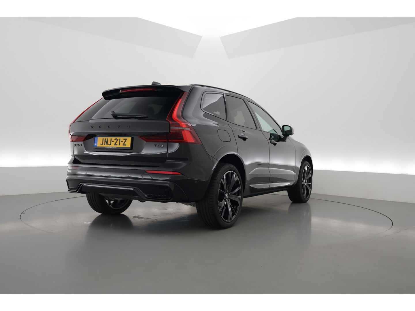Volvo XC60 T6 Plug-in hybrid Ultra Black Edition | Facelift | Pano | HUD | 360cam | Harman Kardon | Memory seats | Pilot Assist |