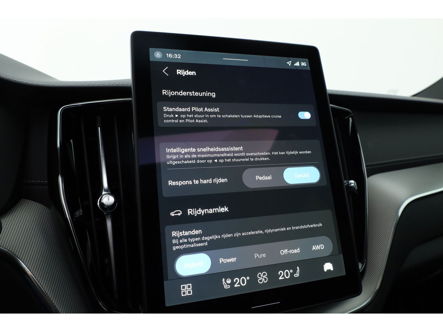 Volvo XC60 T6 Plug-in hybrid Ultra Black Edition | Facelift | Pano | HUD | 360cam | Harman Kardon | Memory seats | Pilot Assist |
