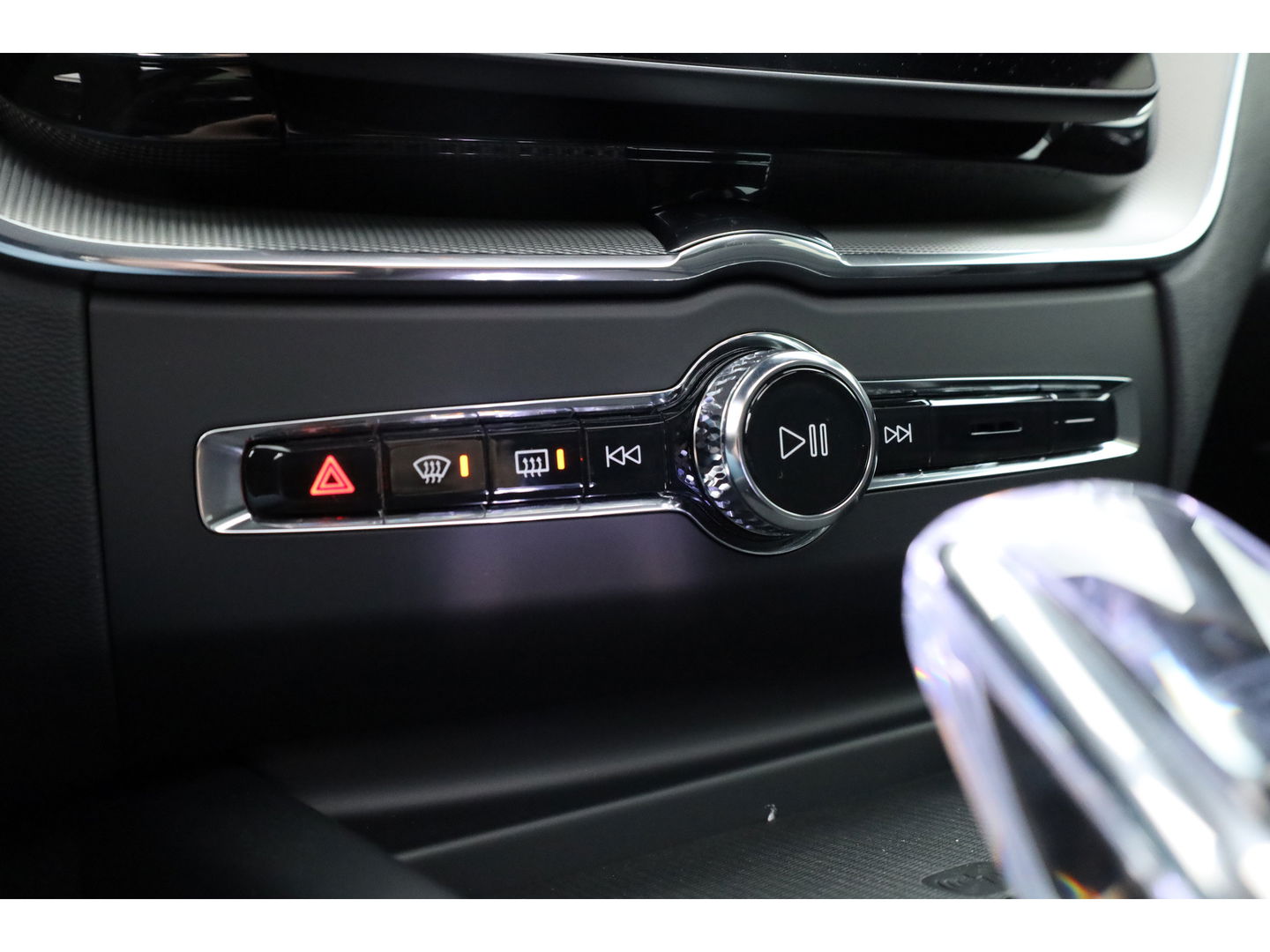 Volvo XC60 T6 Plug-in hybrid Ultra Black Edition | Facelift | Pano | HUD | 360cam | Harman Kardon | Memory seats | Pilot Assist |