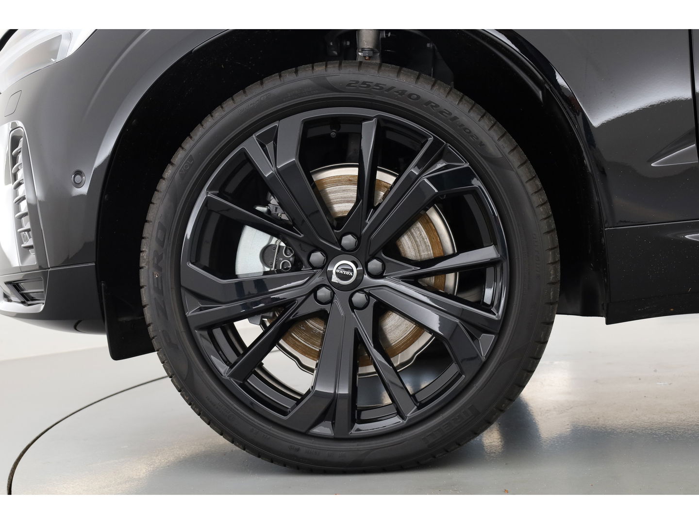 Volvo XC60 T6 Plug-in hybrid Ultra Black Edition | Facelift | Pano | HUD | 360cam | Harman Kardon | Memory seats | Pilot Assist |