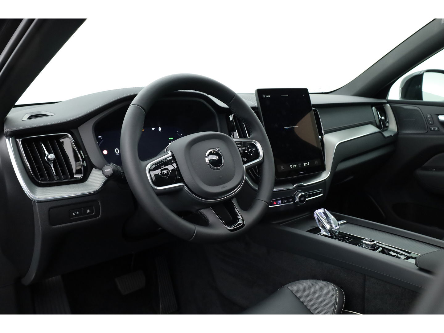 Volvo XC60 T6 Plug-in hybrid Ultra Black Edition | Facelift | Pano | HUD | 360cam | Harman Kardon | Memory seats | Pilot Assist |